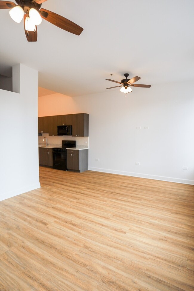 Photo - 3160 N Broadway Unit 402