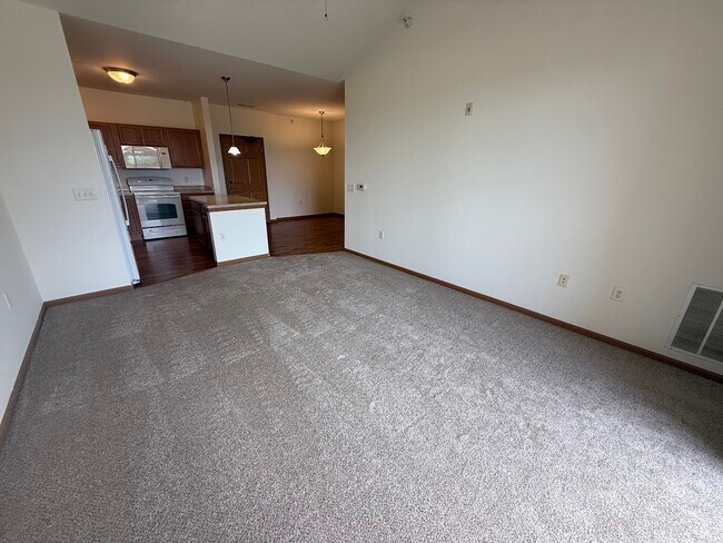 Photo - 5831 Lupine Ln Unidad #314