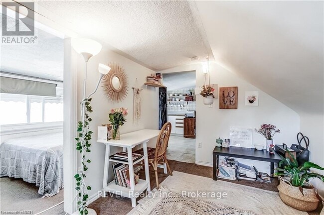 Photo - 5 Linwood St