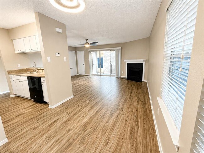 Photo - 10507 Mellow Ln Unit 10201
