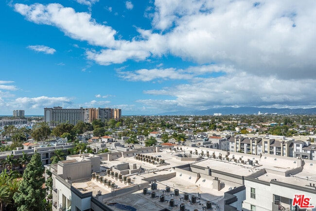 Photo - 13700 Marina Pointe Dr Unidad 1022