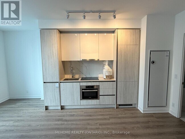 Photo - 180 Front St E Unité 1016