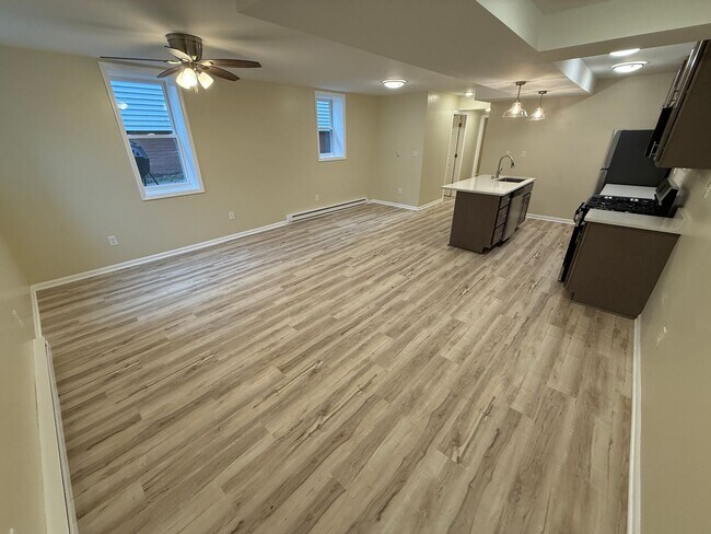 Photo - 2537-39 N. Weil St. Unidad 2539 N. Weil St. - Lower