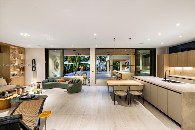 Photo - 707 NE 77th St