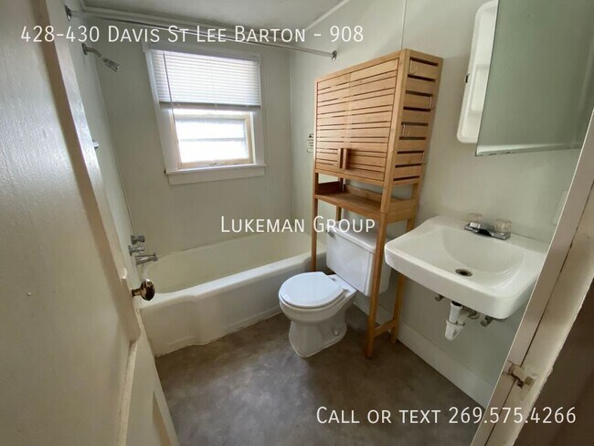Photo - 428-430 Davis St Lee Barton-908 Unit 908