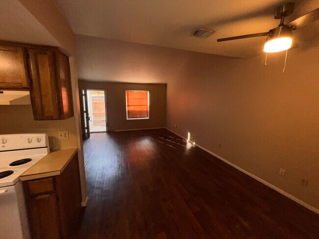 Photo - 5749 Crestmore Dr Unit Crestmore 5749 sch