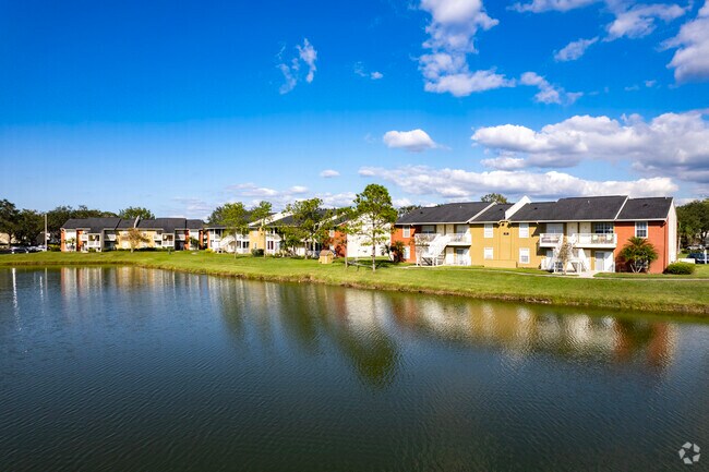 208 Lake Parsons Grn Brandon, FL 33511-6057 - Park Lake At Parsons