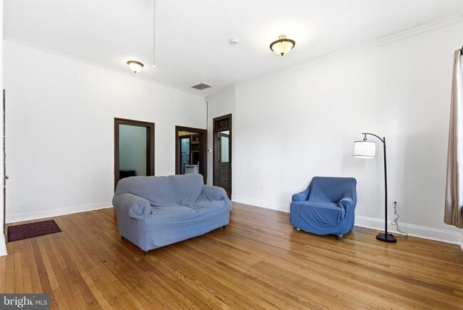 Photo - 105 N Loudoun St Unit 1