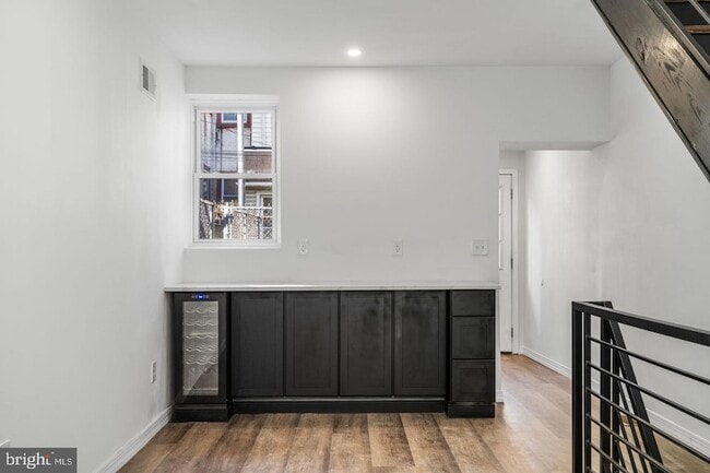 Photo - 3058 Tilton St