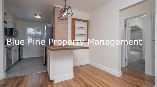 Photo - 375 W 18th St