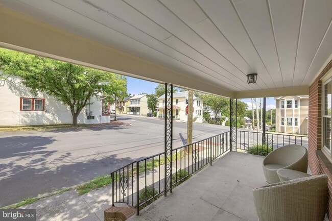 Photo - 31 E Germain St