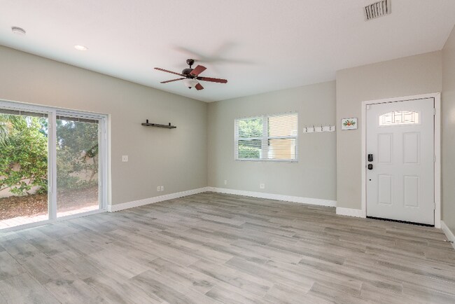 Photo - 193 Ashley Ct