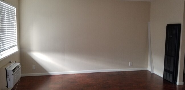 Photo - Paradise Apartments