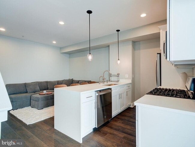 Photo - 1118 Dunton St