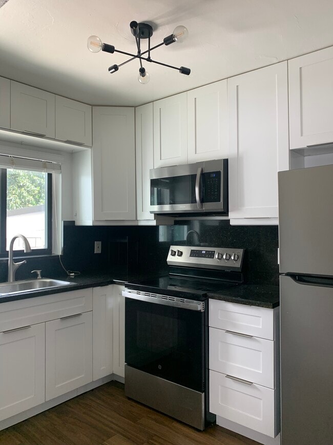 Photo - 1975 SW 17th Ct