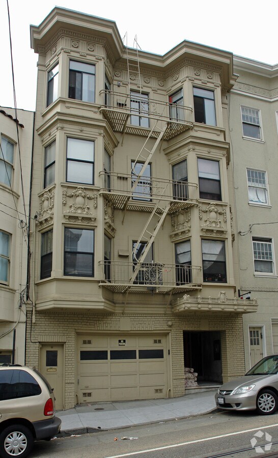 Photo - 1067 Washington St Apartments