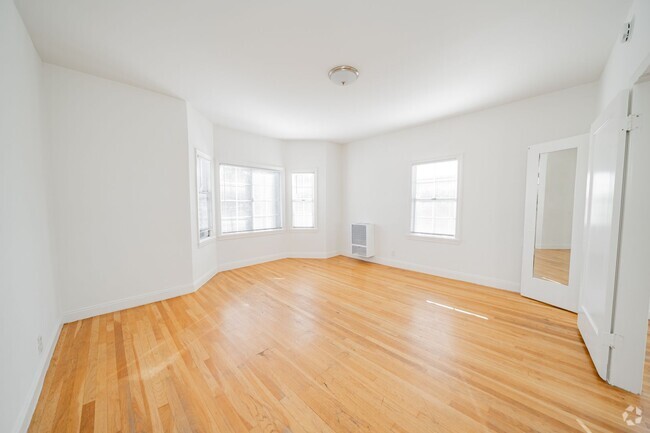 Building Photo - 544 37th Street Unit 301 Rental