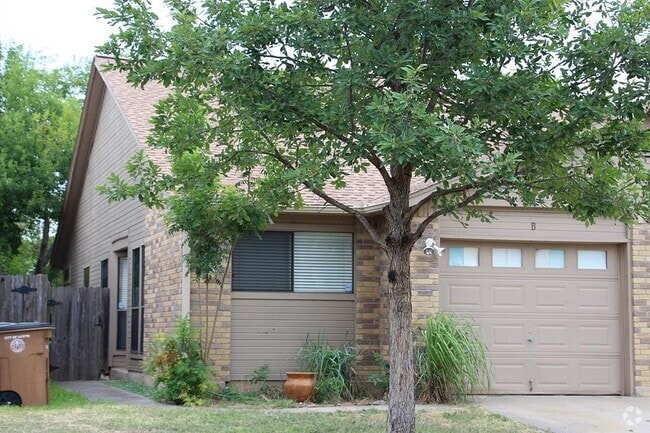 Building Photo - 13355 Water Oak Ln Rental