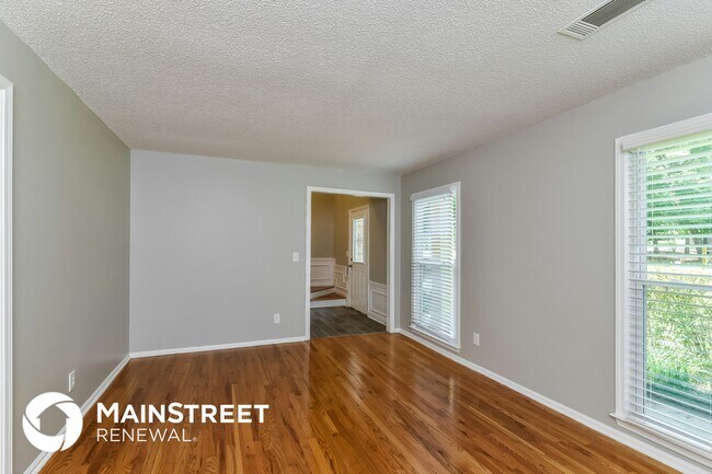 Photo - 353 Cimarron Way