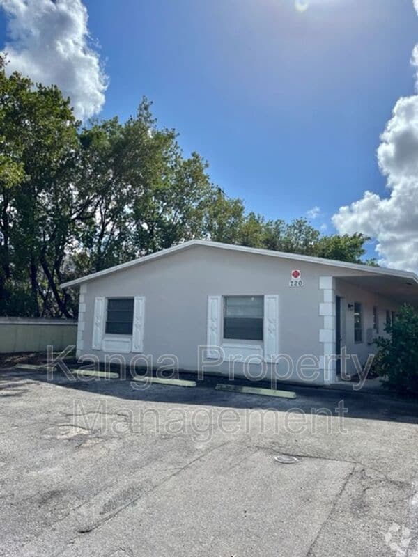 Building Photo - 220 SW 8th St Unit #3 Rental