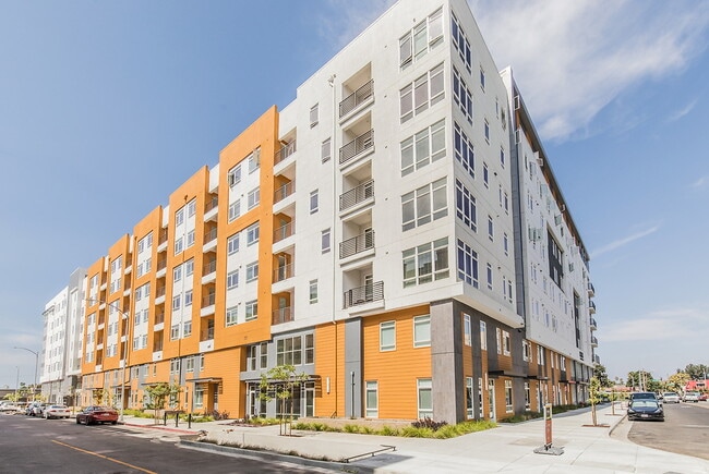 Building Photo - Patina at Midtown