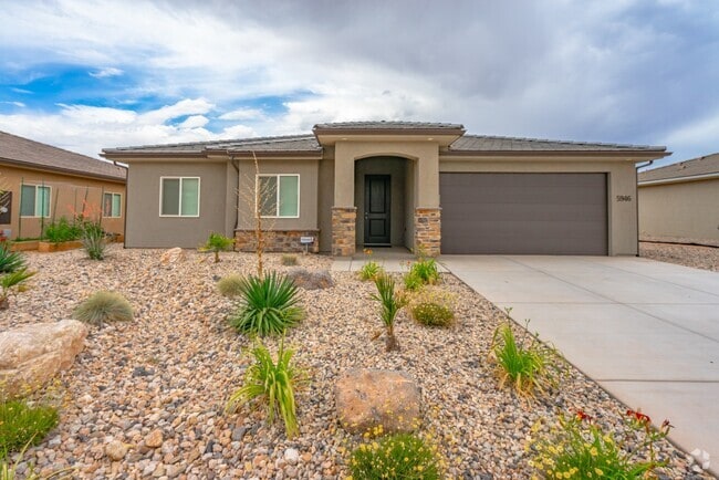 Building Photo - Small Dog Friendly Home With RV Parking