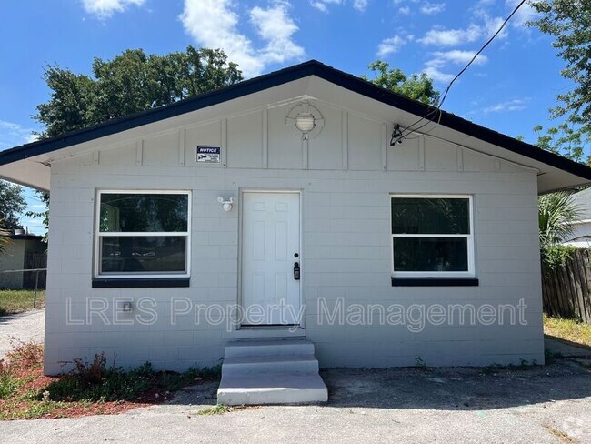 Building Photo - 2204 W Pine St Rental