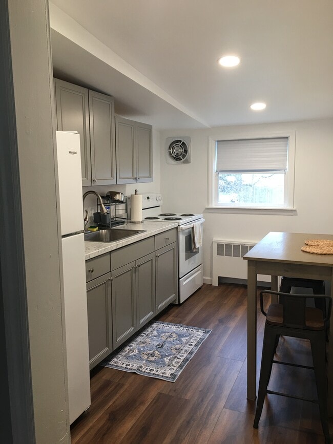 Photo - 18 Aberdeen Dr Apartments Unit 1