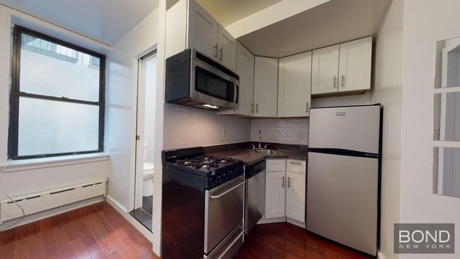 Building Photo - 787 9th Ave Unit 3RS Rental