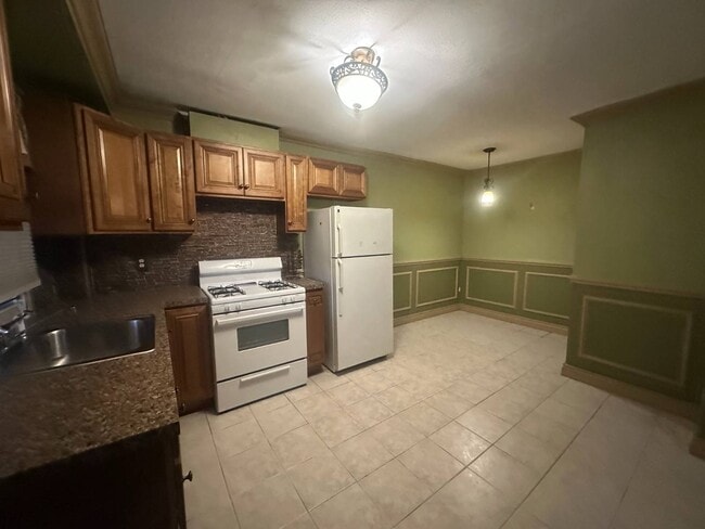 Photo - 443 Ridgewood Ave