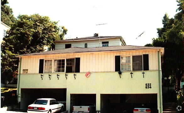 Photo - 632-638 Landfair Ave Apartments
