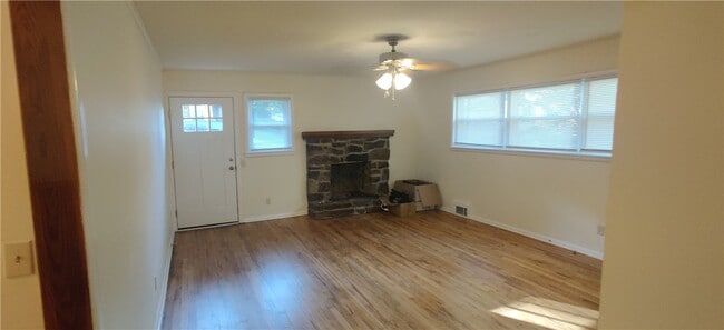 Photo - 1350 N Kings Dr