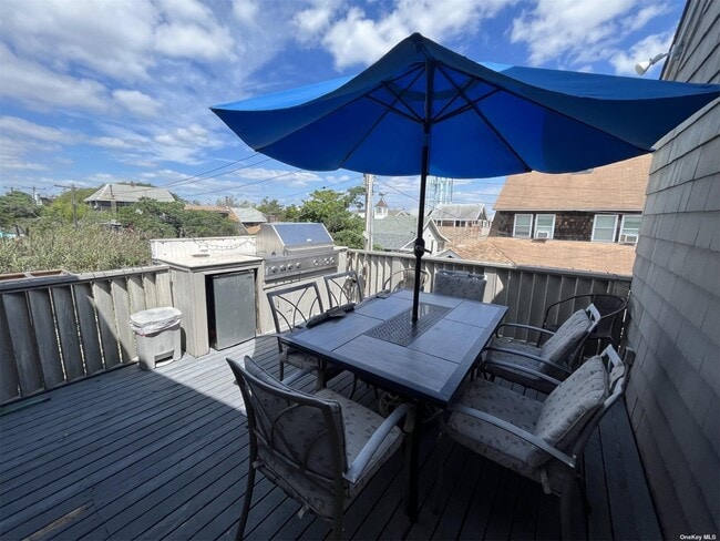 607 Bayberry Walk