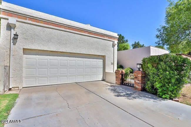 Photo - 2322 S Rogers