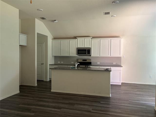 Photo - 2170 Alamandine Ave