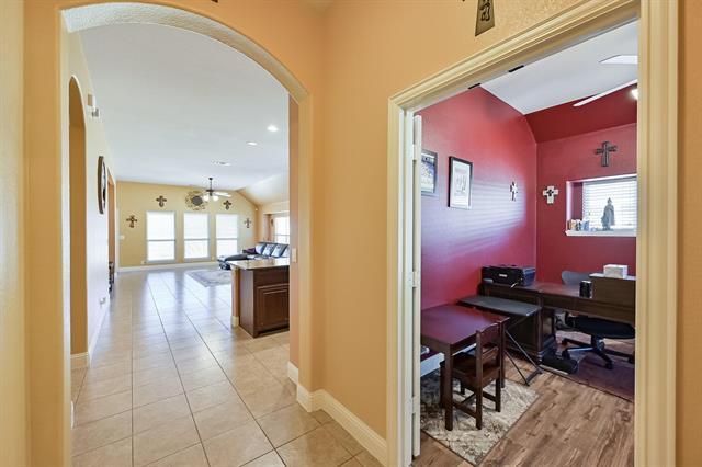 Photo - 1108 Longhorn Drive