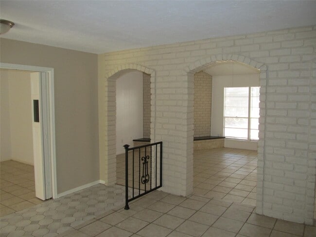 Photo - 16211 Brookvilla Dr