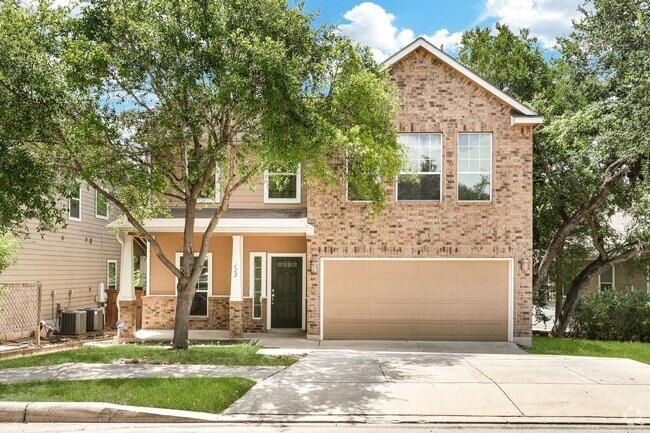 Building Photo - Beautiful 3 Bedroom 2 1/2 in trophy ridge Rental