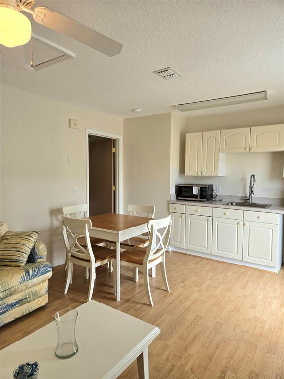 Photo - 223 Washington Palm Loop Unidad B