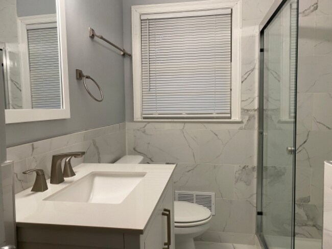 Photo - 2795 Long Way