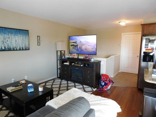 Photo - 3 Bedroom Townhome!