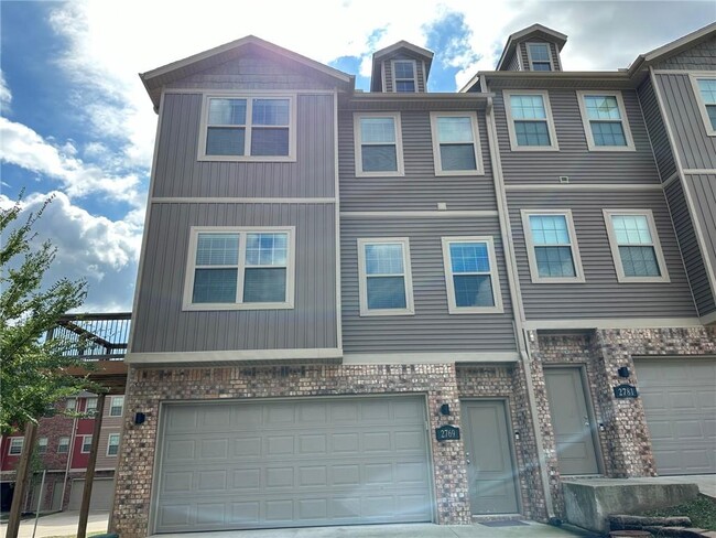 Photo - 2769 W Auburn Dr Townhome