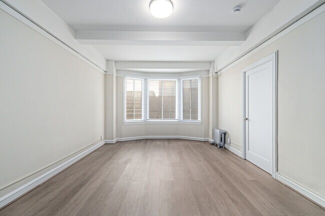 Building Photo - 455 Hyde