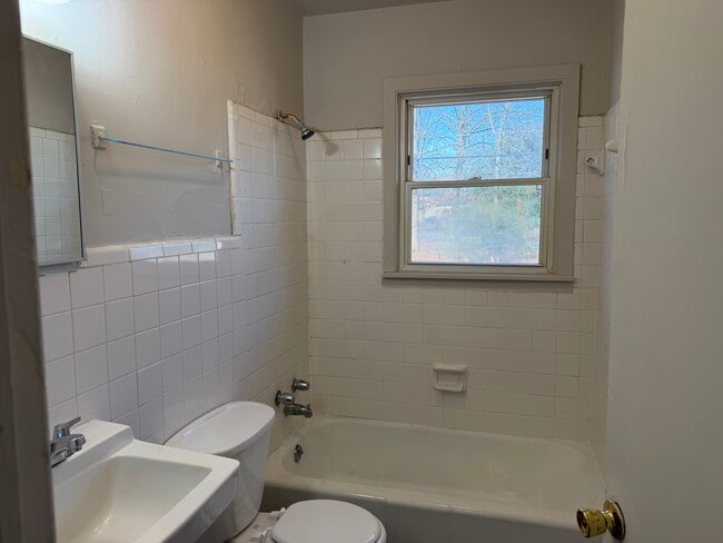 Photo - 501 Crestfield Rd