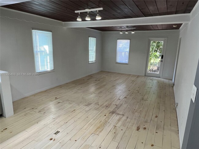 Photo - 606 SW 11th St