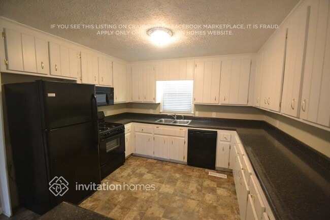 Photo - 2887 Country Ln NW
