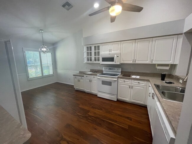 Photo - 5708 Greenwood Cir Unidad Annual