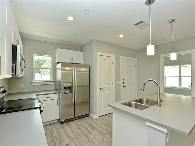 Building Photo - 102 Blue Ridge Trail Unit 2