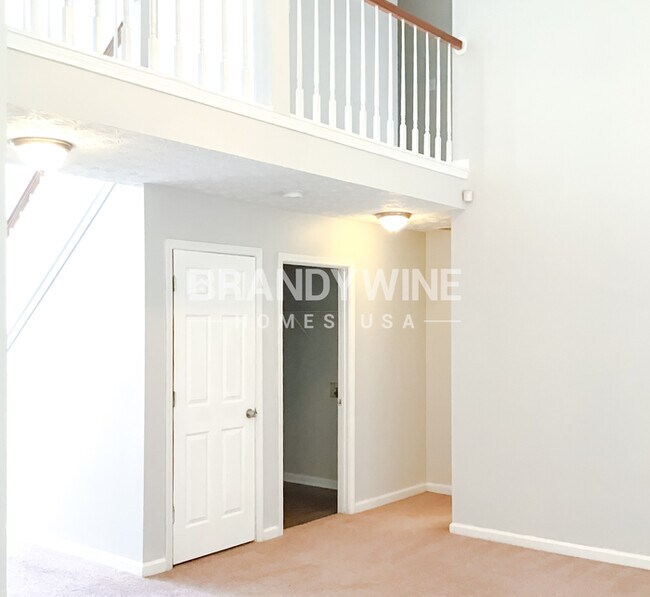 Photo - 305 Shadetree Ln