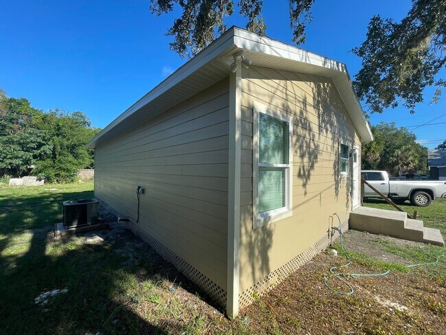 Photo - 1806 Bay St